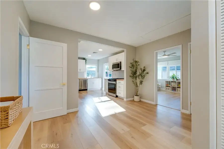 2719 Nipomo Avenue, Long Beach, CA 90815 - #3