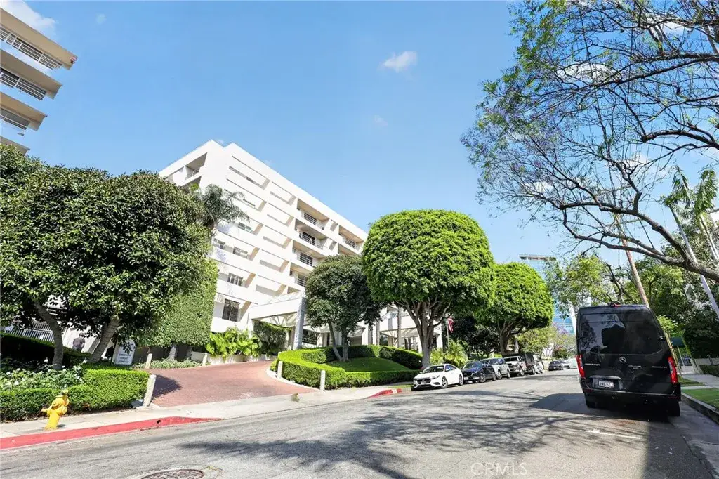 1131 Alta Loma #308, West Hollywood, CA 90069 - #1