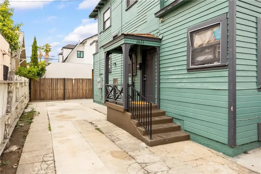 2621 Juliet, Los Angeles, CA 90007 - #2