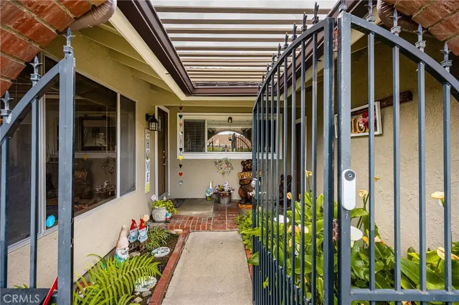 915 E La Veta Avenue, Orange, CA 92866 - #2