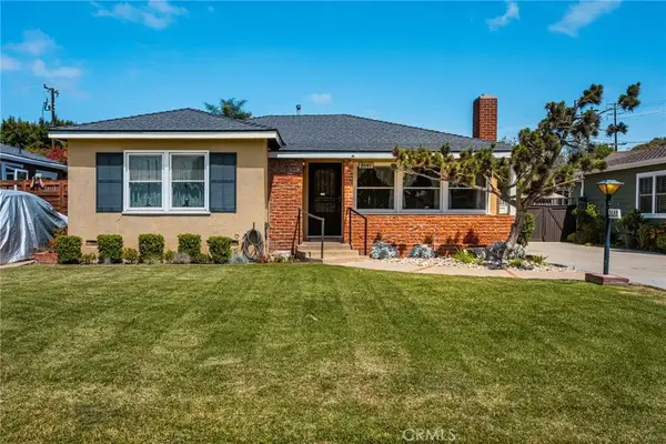 2687 Riverside, Costa Mesa, CA 92627