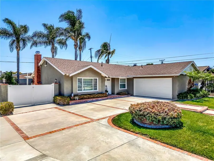 15392 Hanover Lane, Huntington Beach, CA 92647 - #2