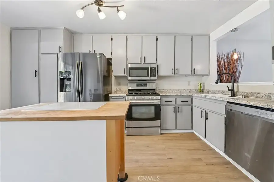 956 S Downey Place, Anaheim, CA 92804 - #3