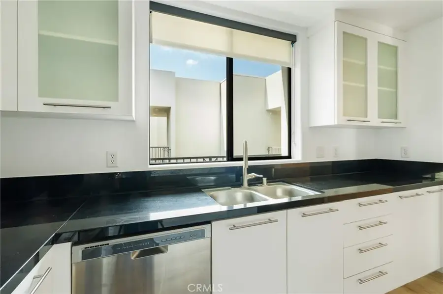 230 S Jackson #309, Glendale, CA 91205 - #3