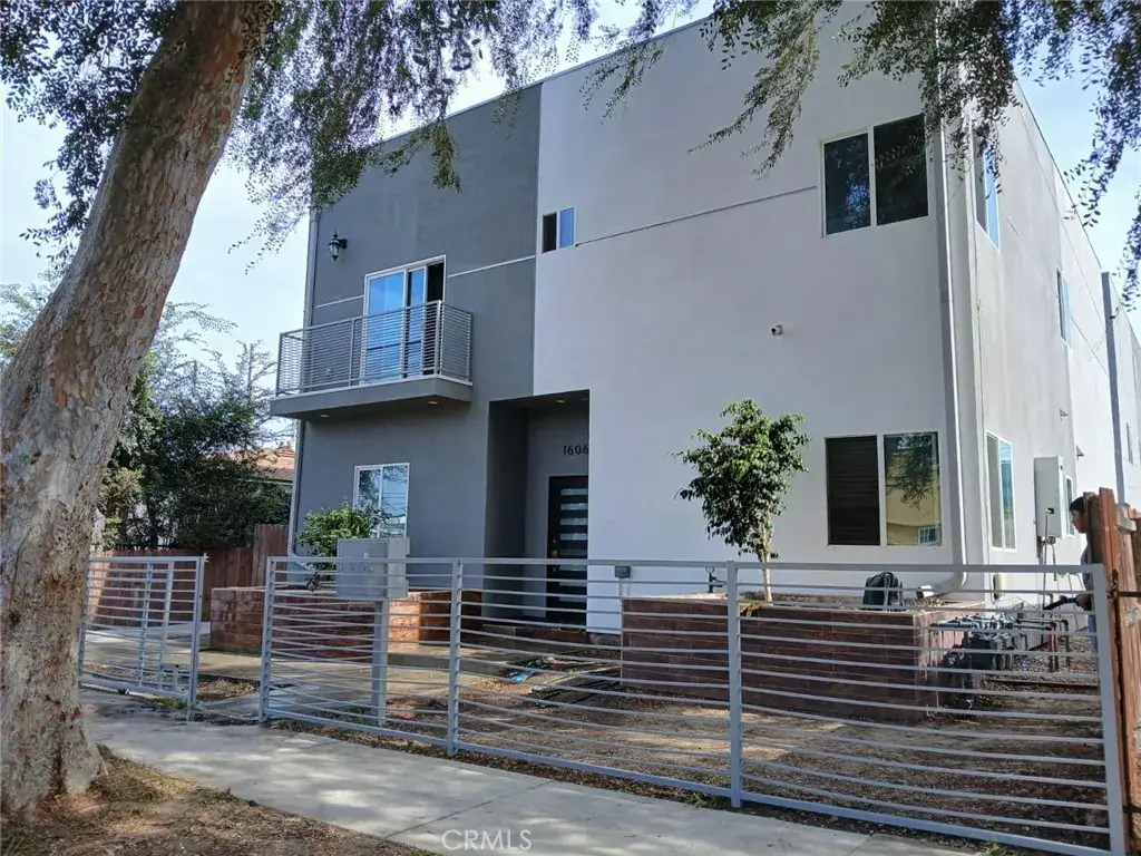 1606 W 84th Place, Los Angeles, CA 90047 - #1