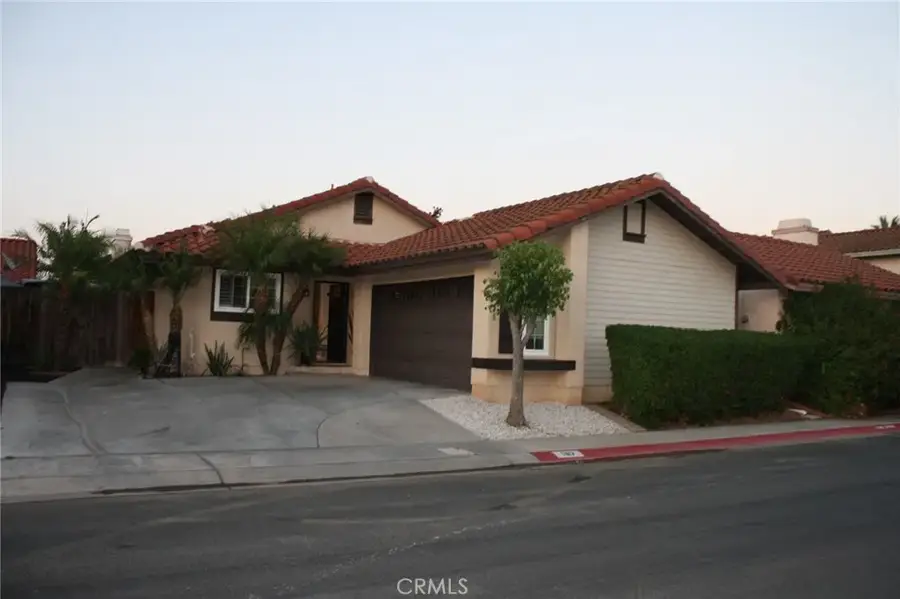 187 Mistletoe Drive, Corona, CA 92879 - #3