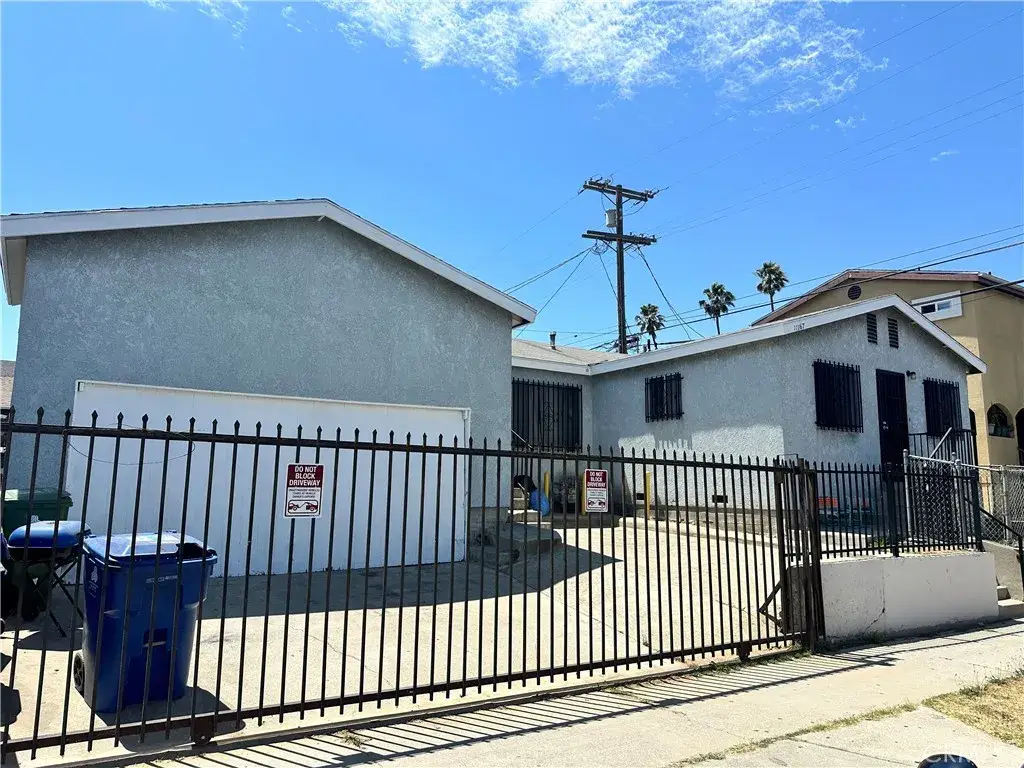 11167 S San Pedro, Los Angeles, CA 90061 - #1