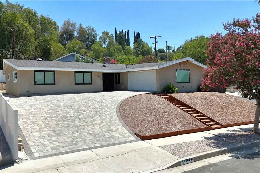 20703 Collins Street, Woodland Hills, CA 91367 - #1