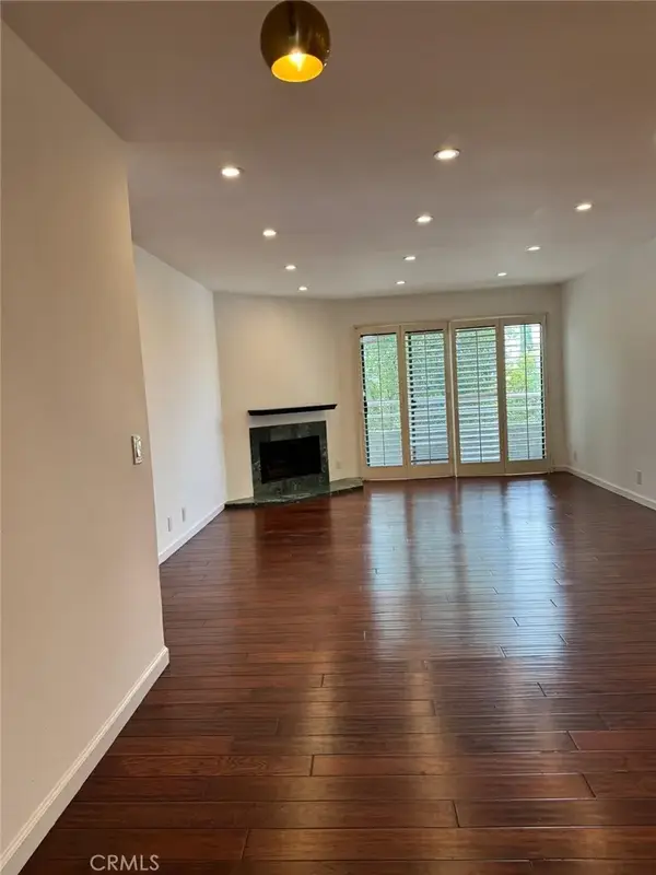 17800 Burbank #204, Encino, CA 91316