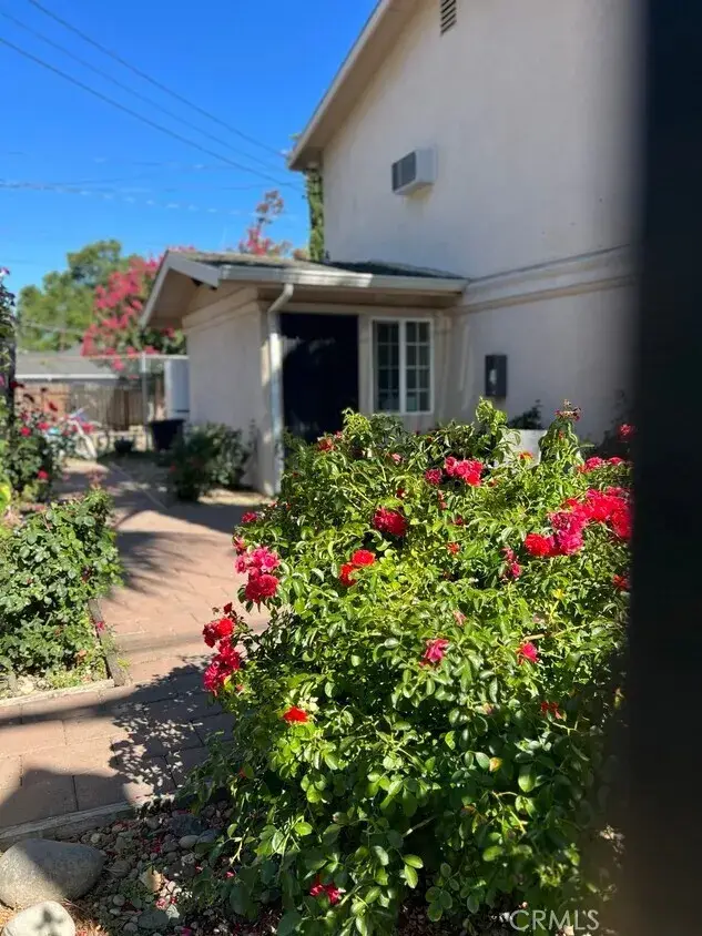 2700 32nd Street, Sacramento, CA 95817 - #1