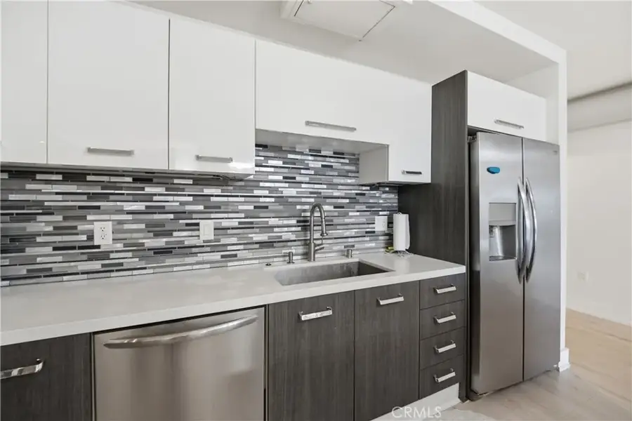 433 Pine Avenue #201, Long Beach, CA 90802 - #3