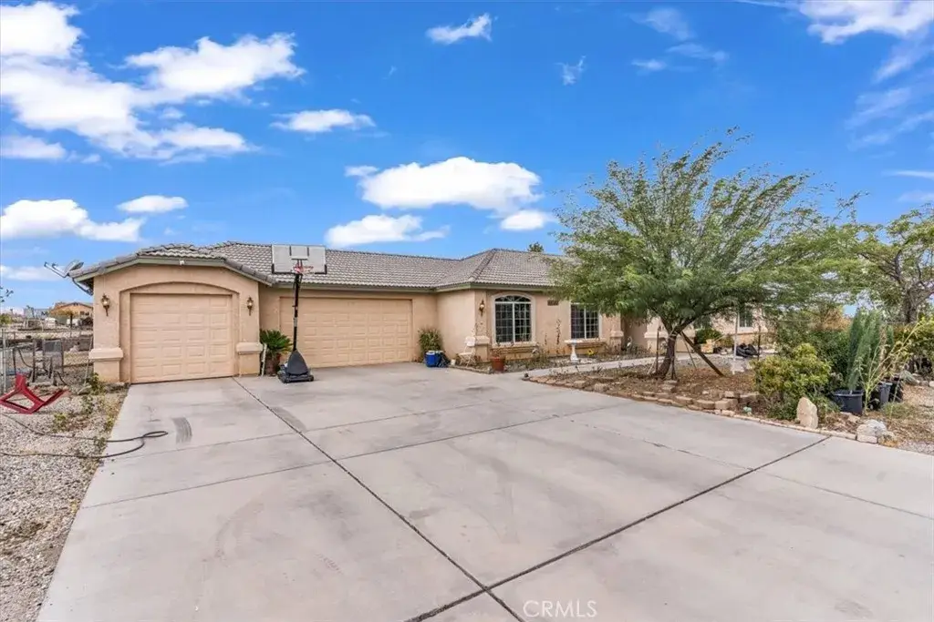 12008 Sierra Vista, Phelan, CA 92371 - #1
