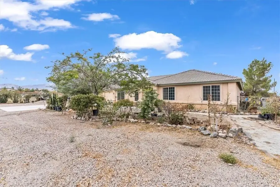 12008 Sierra Vista, Phelan, CA 92371 - #2