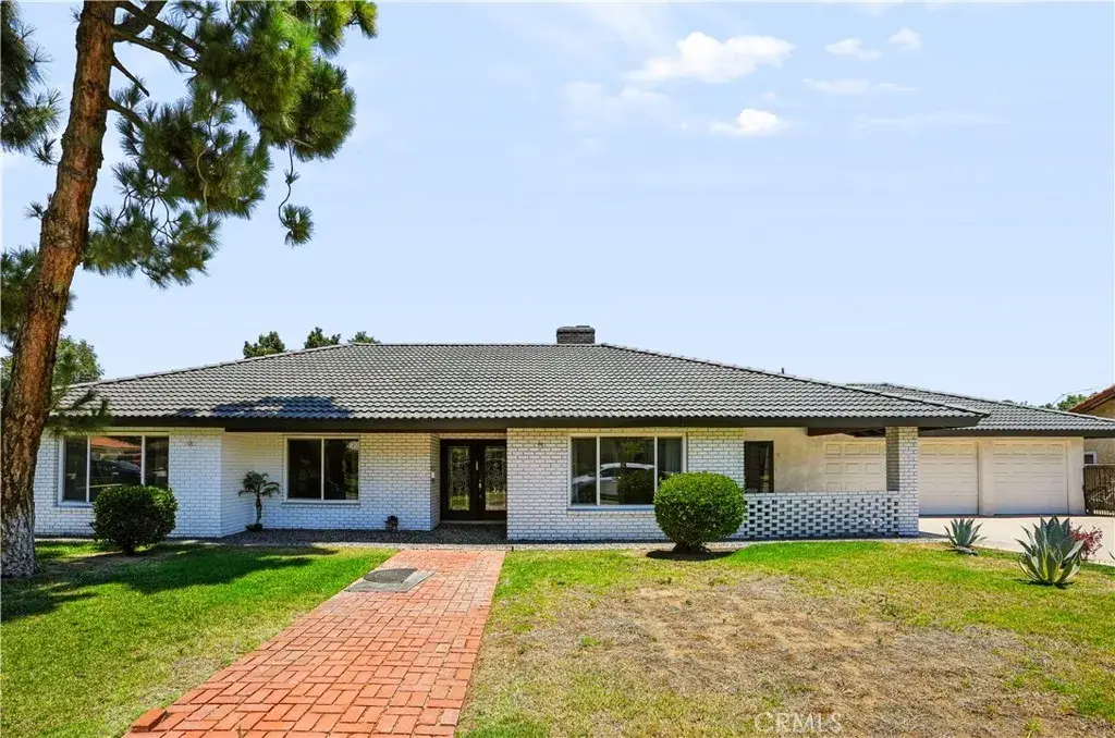 1033 Alta Loma, Corona, CA 92882 - #1
