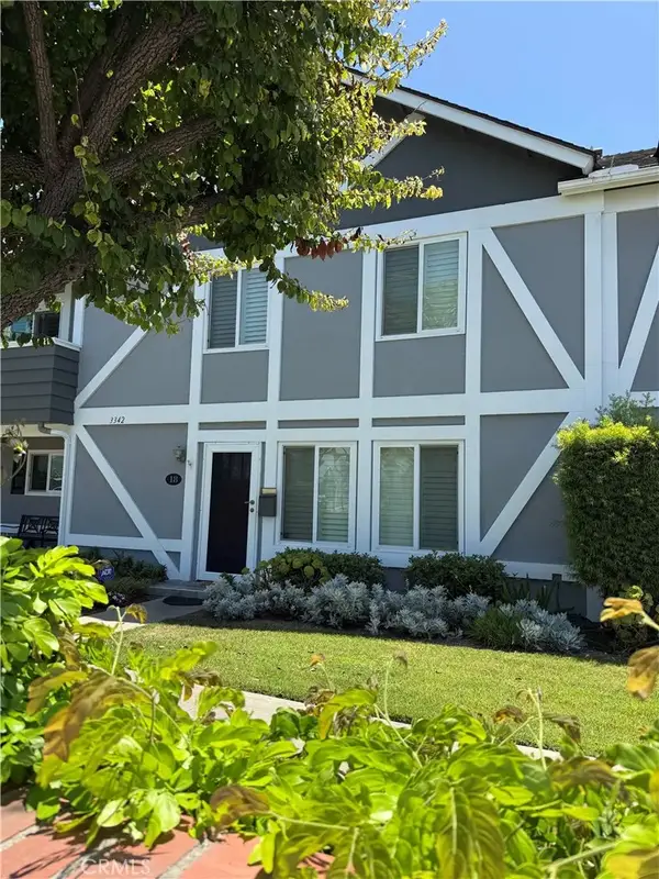 3342 Bradbury, Los Alamitos, CA 90720
