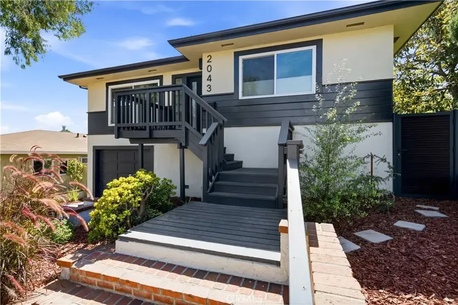 2043 Raymond, Signal Hill, CA 90755 - #2