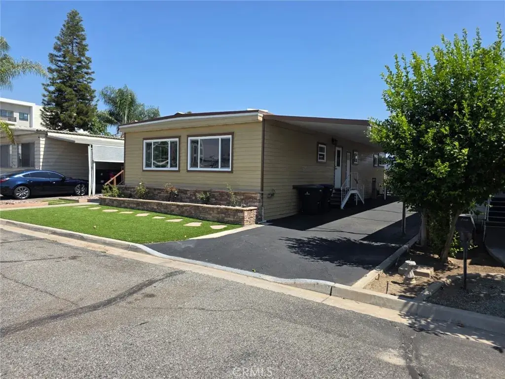 1560 Massachusetts #21, Riverside, CA 92507 - #1