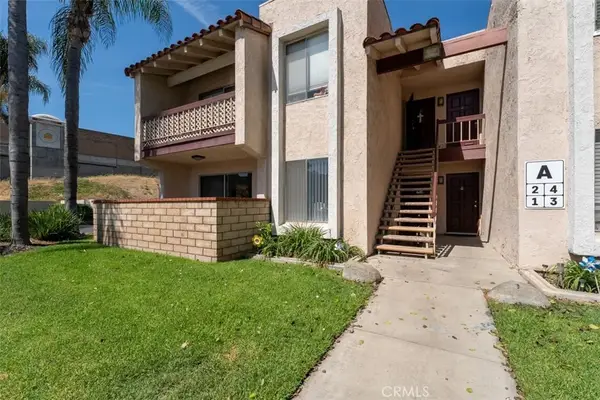 700 W La Veta #A1, Orange, CA 92868