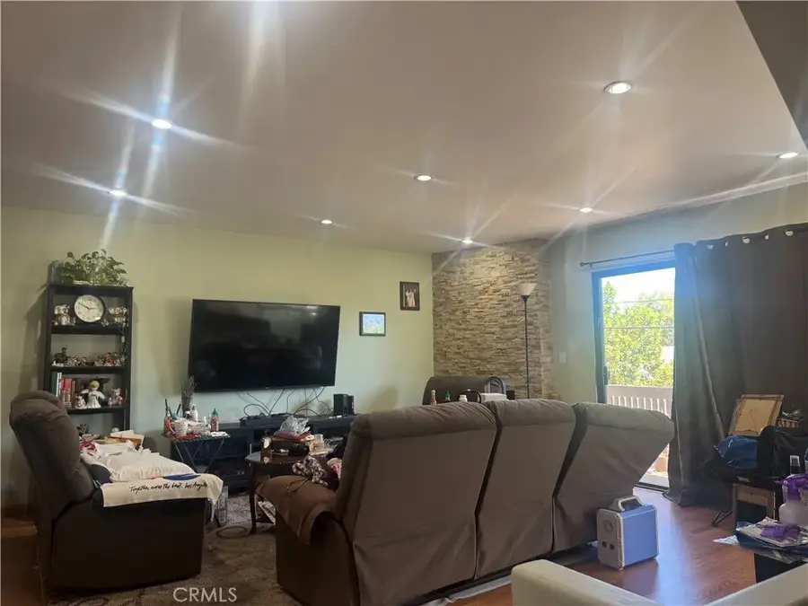 11542 Burbank Boulevard #8, North Hollywood, CA 91601 - #2