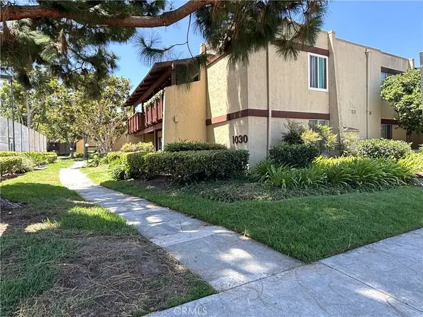 1030 W Macarthur Boulevard #38, Santa Ana, CA 92707