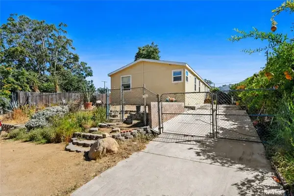 32490 Crescent Avenue, Lake Elsinore, CA 92530