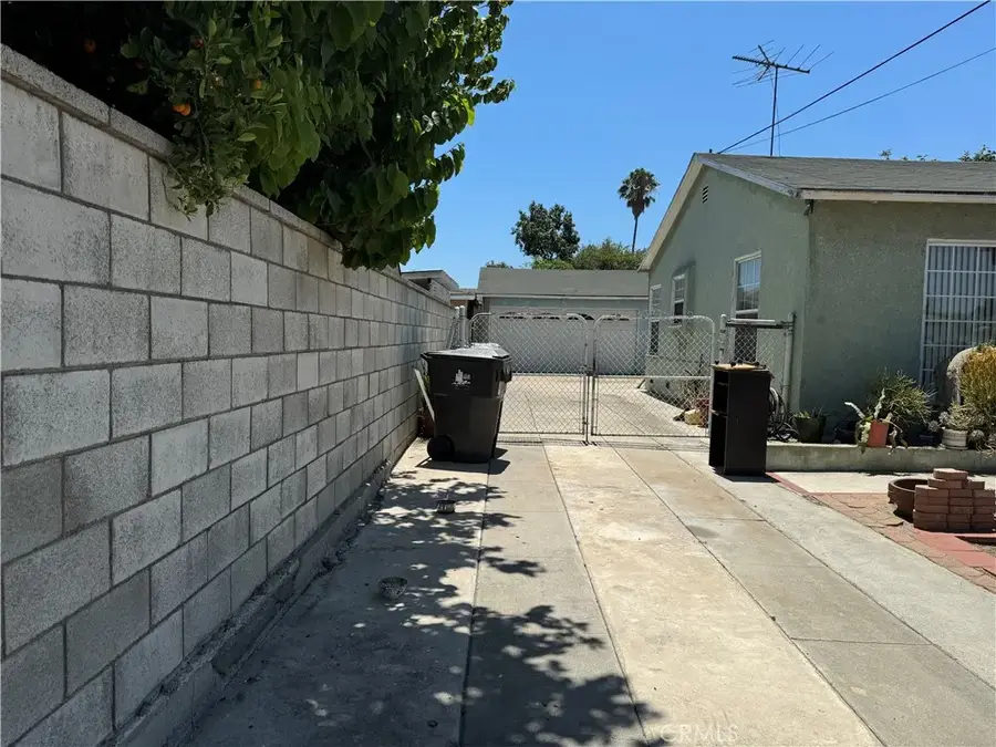 1418 W Burnett, Long Beach, CA 90810 - #3