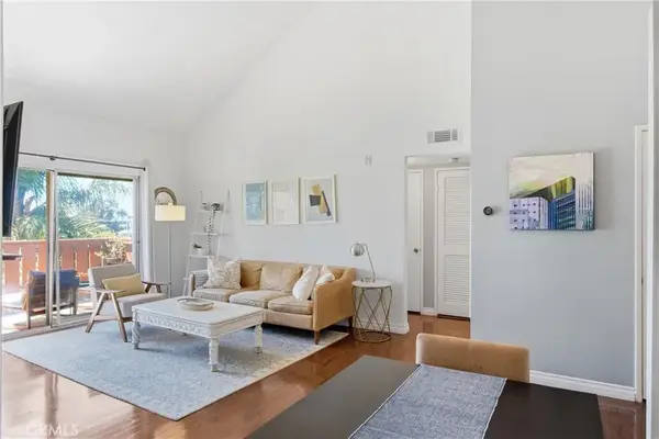 384 Redondo #401, Long Beach, CA 90814