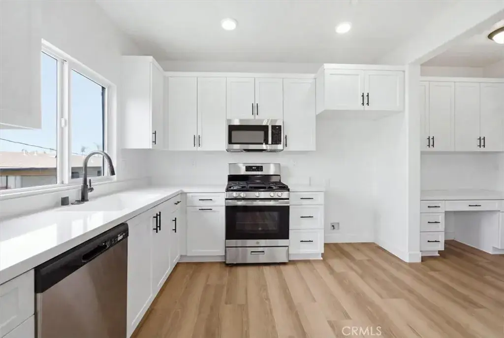 511 N Lark Ellen #J, Covina, CA 91722 - #1