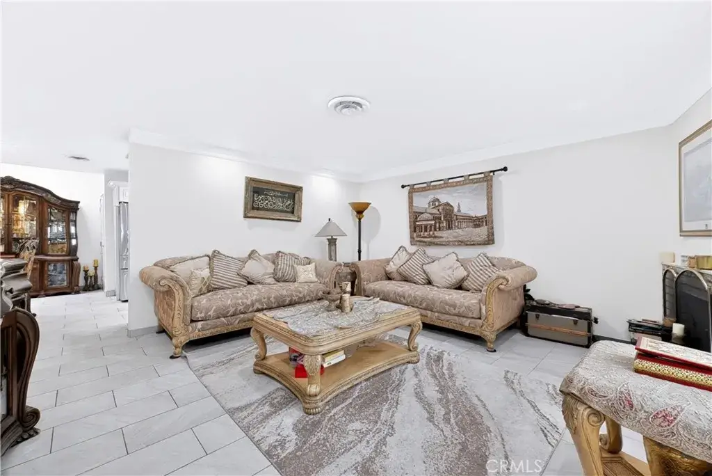 3115 W Ascot Place West, Anaheim, CA 92804 - #1