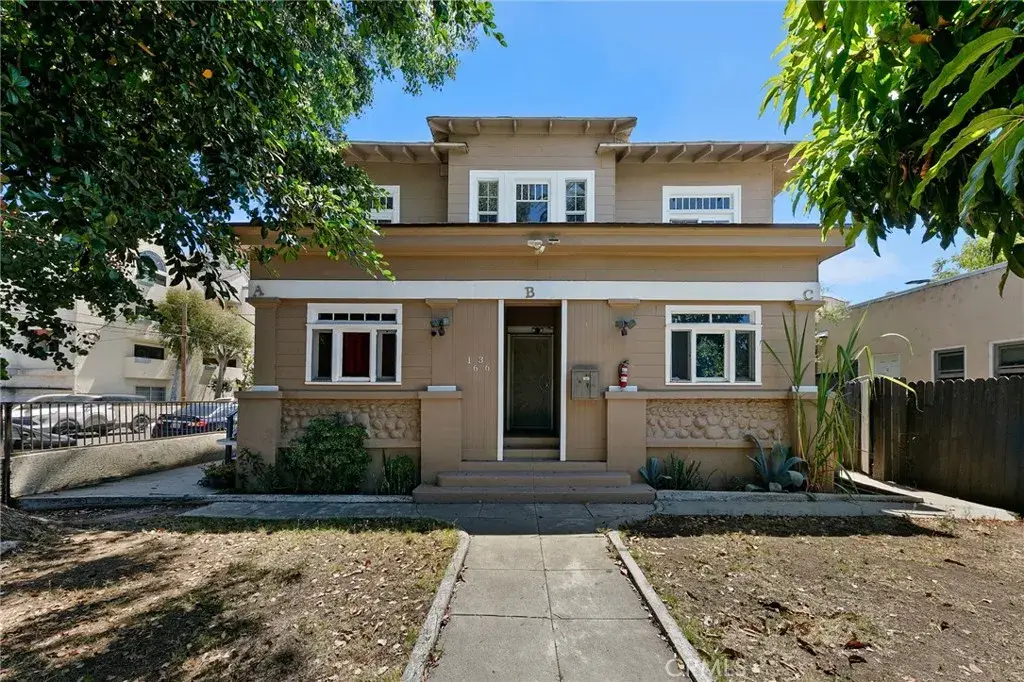 1636 N Stanton, Long Beach, CA 90804 - #1