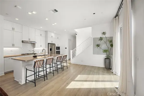 253 Novel, Irvine, CA 92618