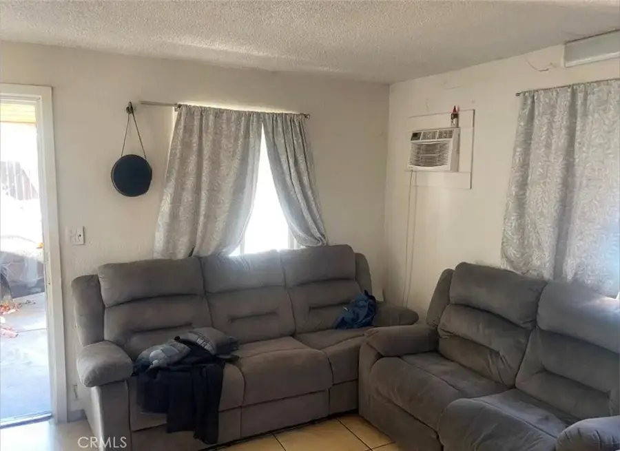 7047 Dwight Way Way, San Bernardino, CA 92404 - #3