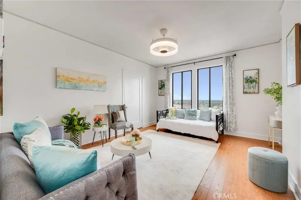 315 W 3rd #1011, Long Beach, CA 90802 - #1