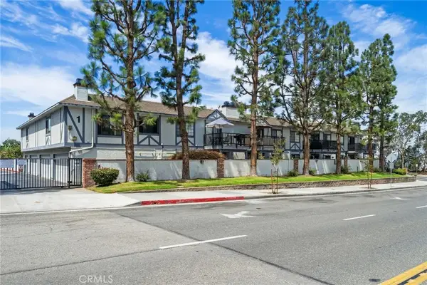 2599 Walnut Avenue #209, Signal Hill, CA 90755