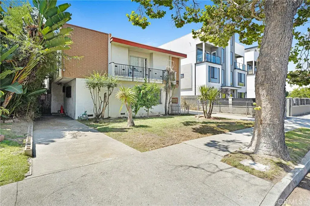 4522 St Charles Place, Los Angeles, CA 90019 - #1