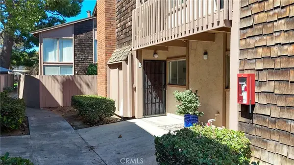 1098 Cabrillo Park #B, Santa Ana, CA 92701