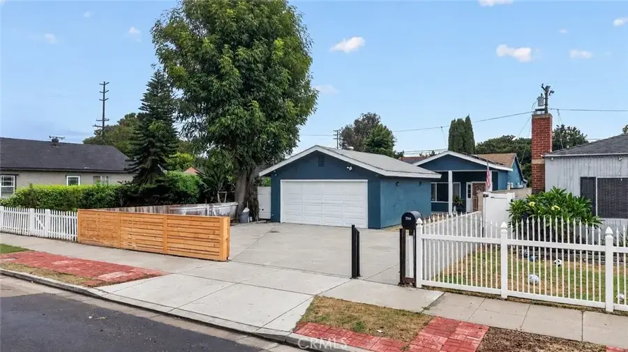 2166 Fashion Avenue, Long Beach, CA 90810 - #2