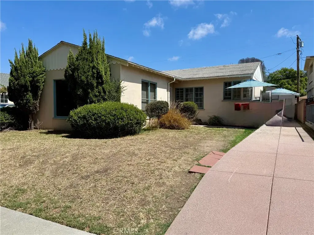3246 Cerritos, Signal Hill, CA 90755 - #1