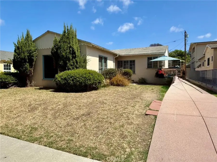 3246 Cerritos, Signal Hill, CA 90755 - #2
