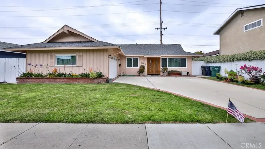 6631 Walton Dr, Huntington Beach, CA 92647 - #1