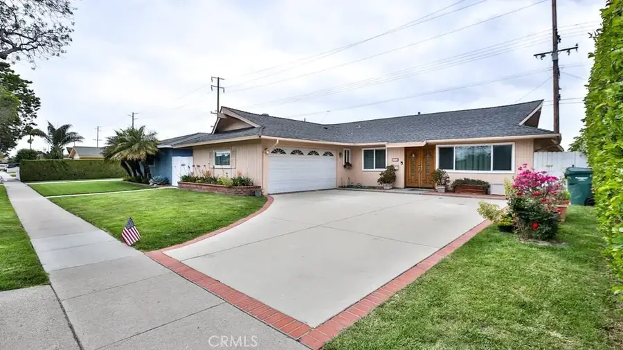 6631 Walton Dr, Huntington Beach, CA 92647 - #3