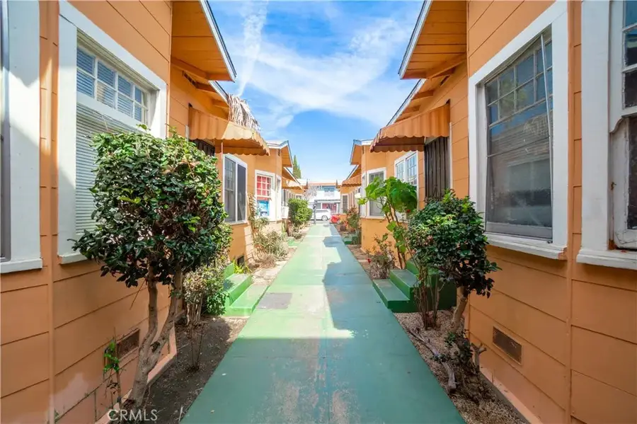 426 E 17th, Long Beach, CA 90813 - #3