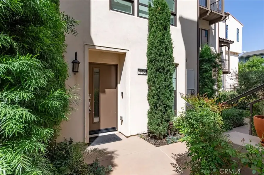 10736 Bloomfield Street, North Hollywood, CA 91603 - #2
