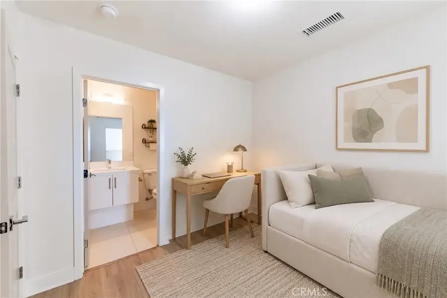 10736 Bloomfield Street, North Hollywood, CA 91603 - #3