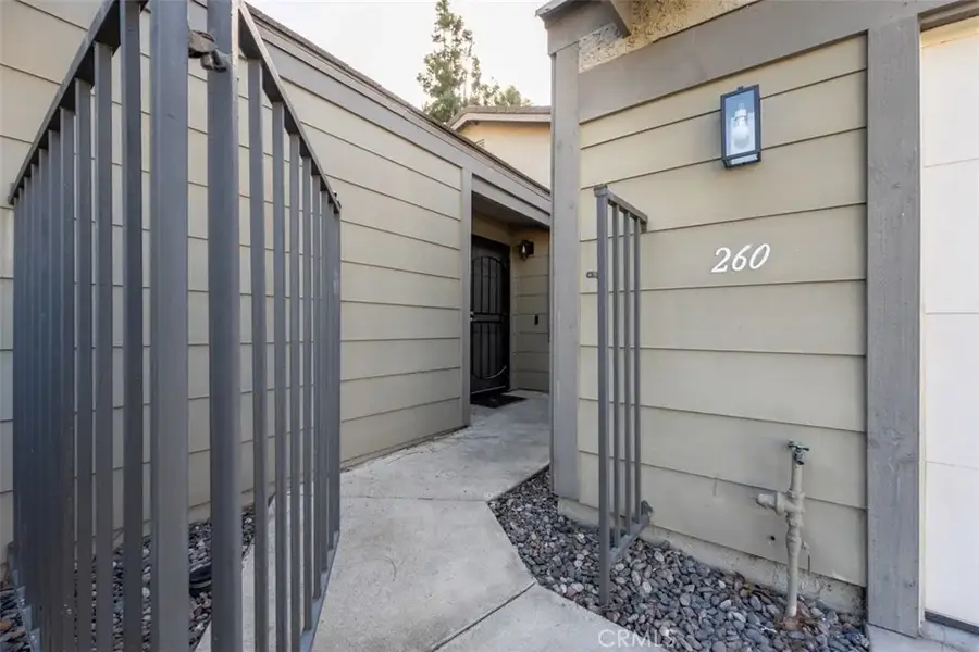 260 E Ponderosa #19, Anaheim, CA 92802 - #2