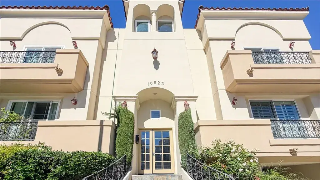 10623 Moorpark, North Hollywood, CA 91602 - #1
