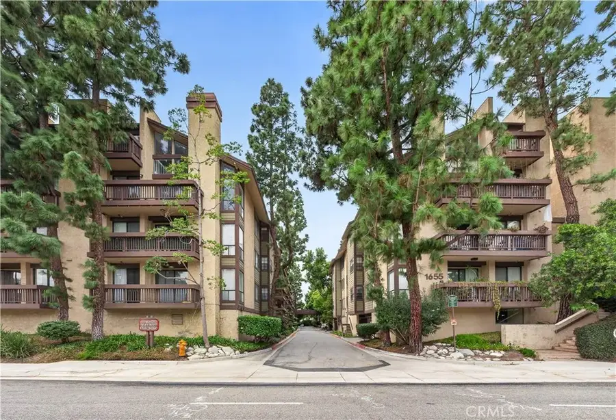 1655 Clark #324, Long Beach, CA 90815 - #2