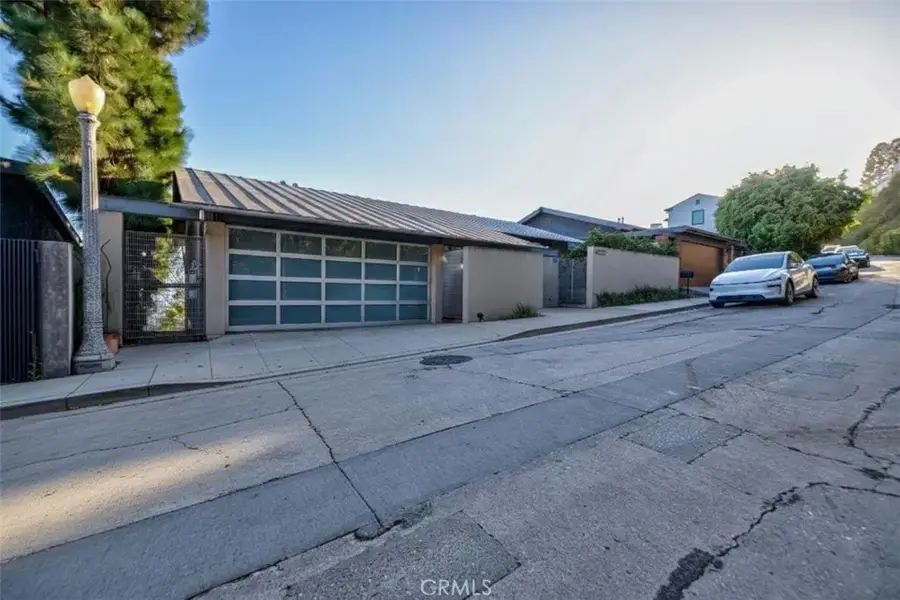 4022 Braeburn Way, Los Angeles, CA 90027 - Image #2
