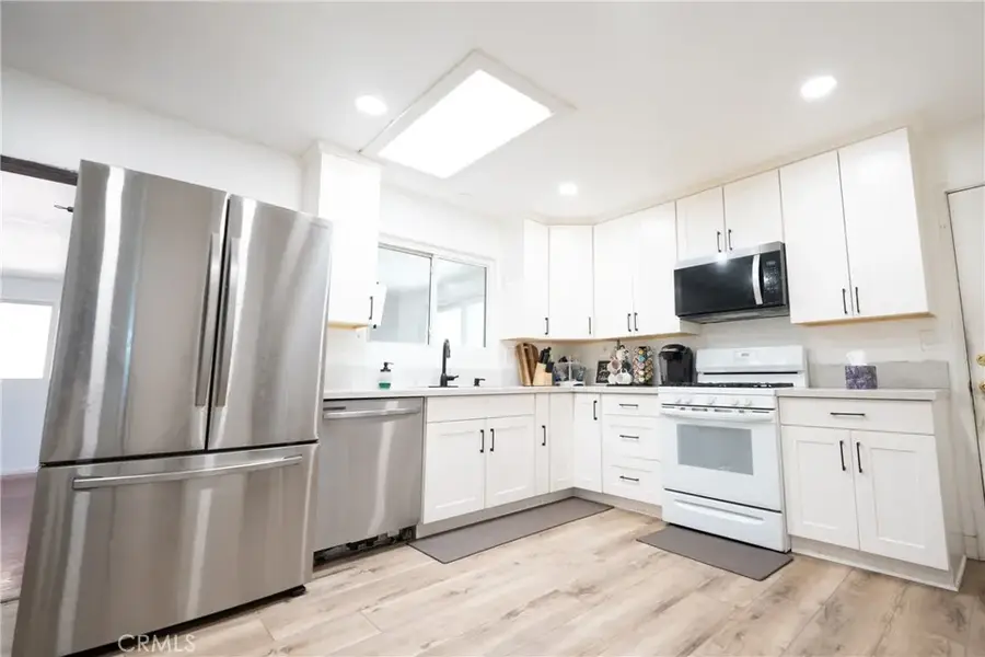 822 E Virginia Street, Rialto, CA 92376 - Image #3