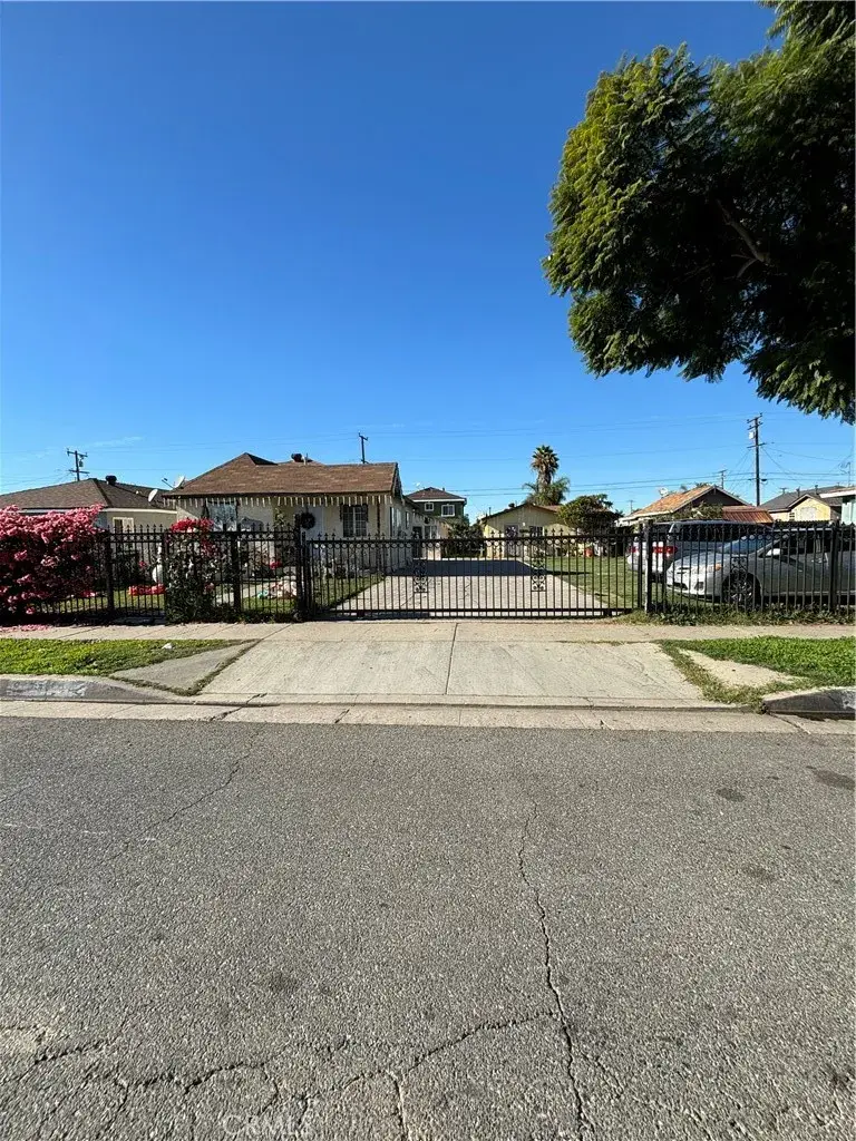 6467 Darwell Avenue, Bell Gardens, CA 90201 - Image #1